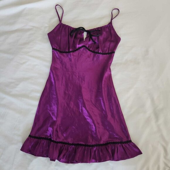 Vintage silky milkmaid slip dress with ruffles ✦ purple and black mini night gow - Picture 6 of 14
